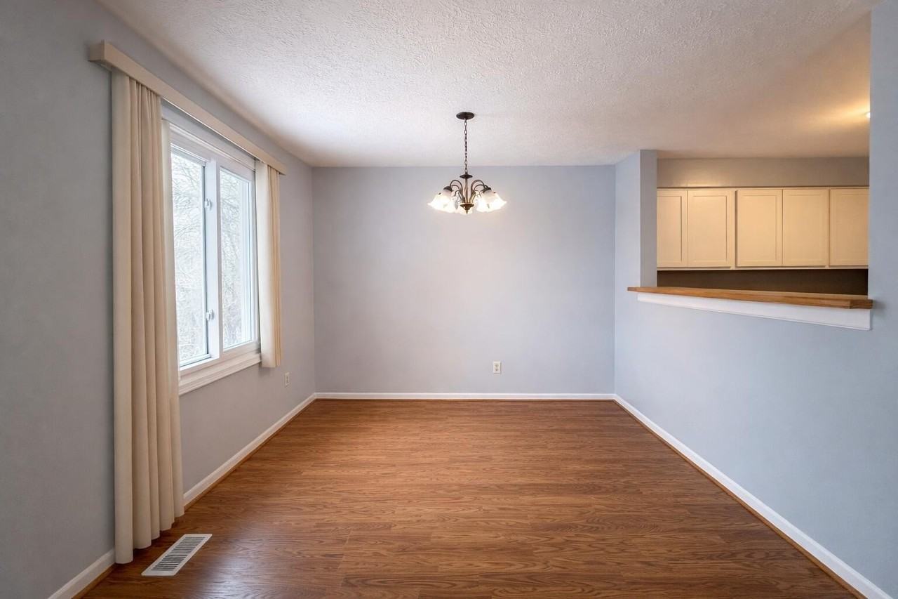 907 Registry Dr Apt 126b #126B - Photo 4 of 19