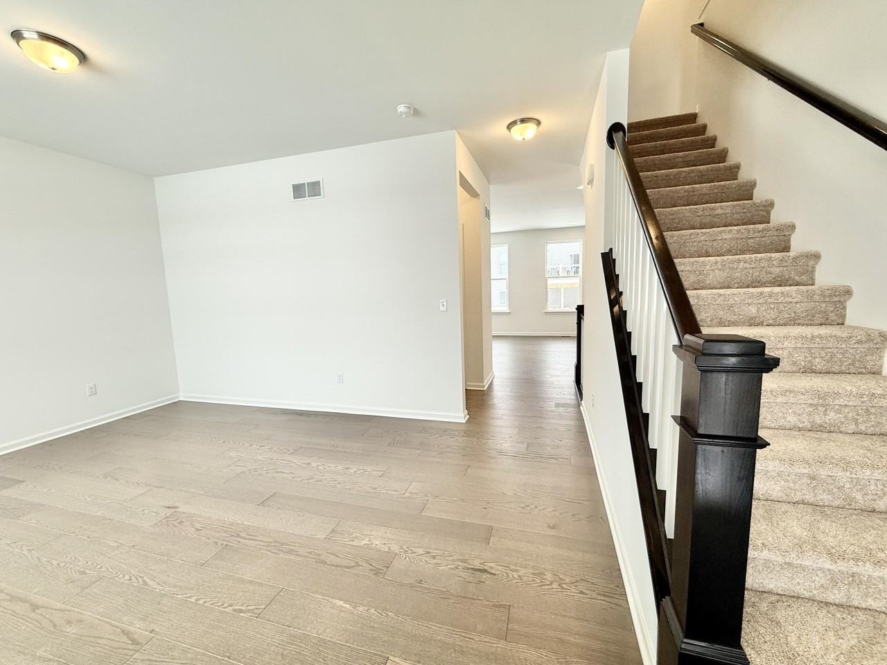 6173 S Trailwoods Dr - Photo 4 of 49