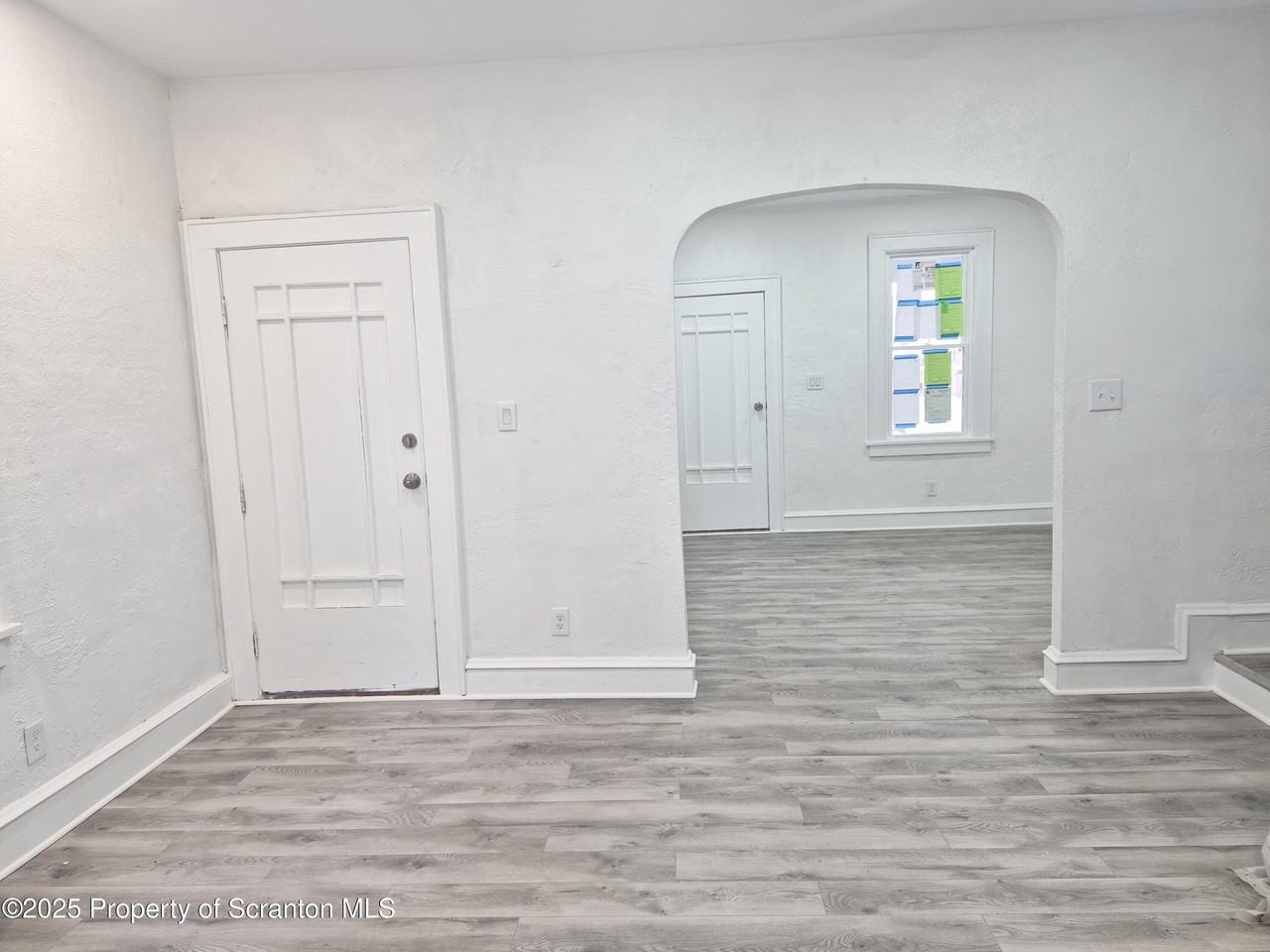 1758 Wayne Ave - Photo 4 of 20