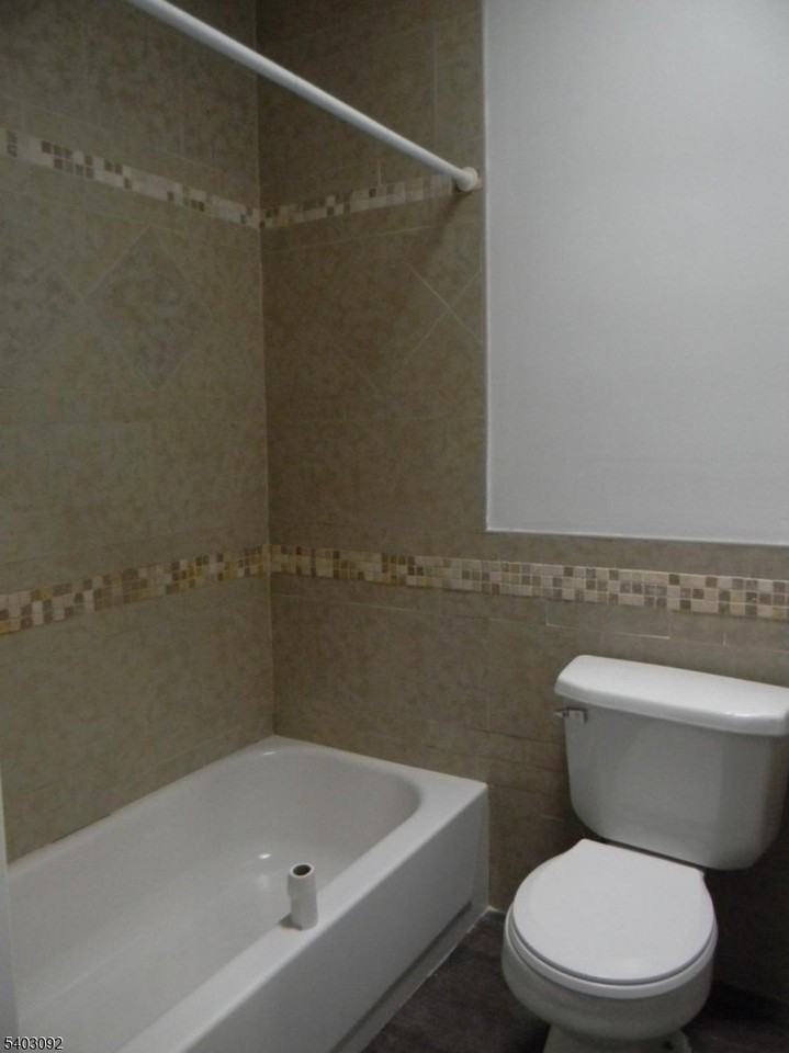 181 S 10th St #1 - Photo 2 of 4