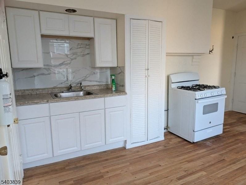 515 Morris Ave - Photo 5 of 13