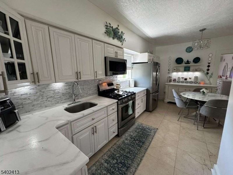 35 Terrace Ave - Photo 3 of 11