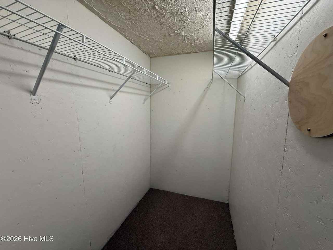 235 N Pecan St - Photo 7 of 18