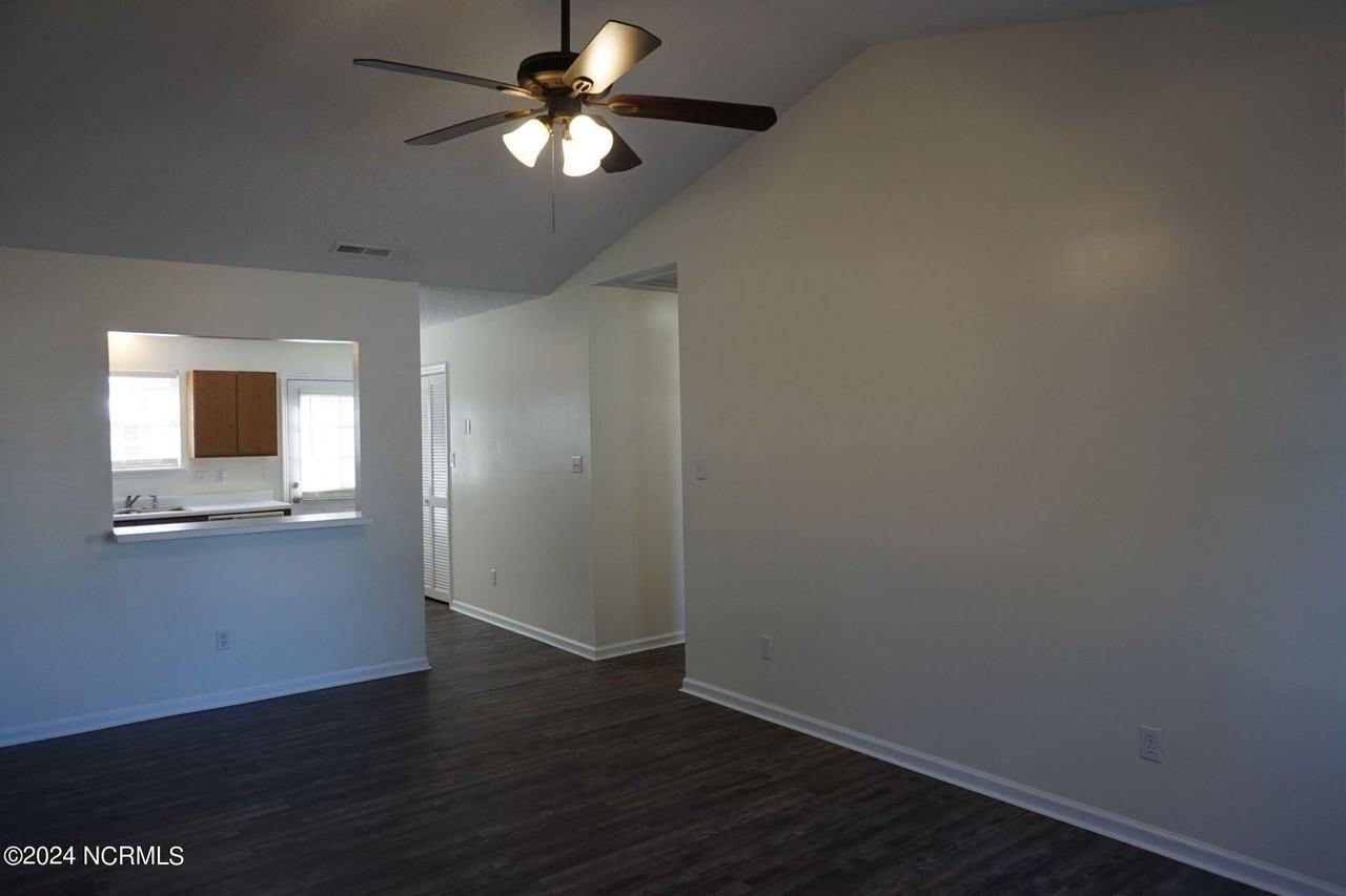 2705 Brookfield Dr - Photo 6 of 19