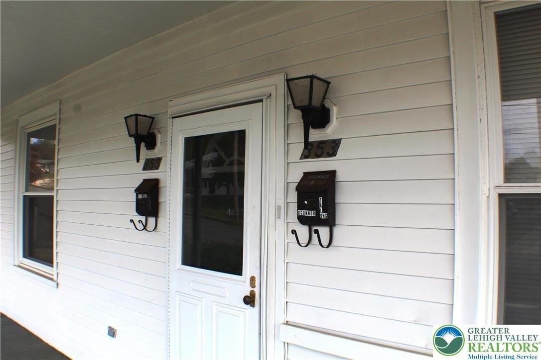 353 N 6th St - Photo 3 of 20