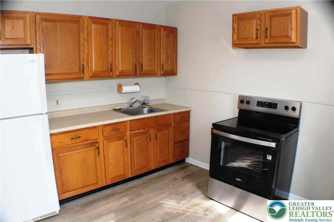 353 N 6th St - Photo 6 of 20