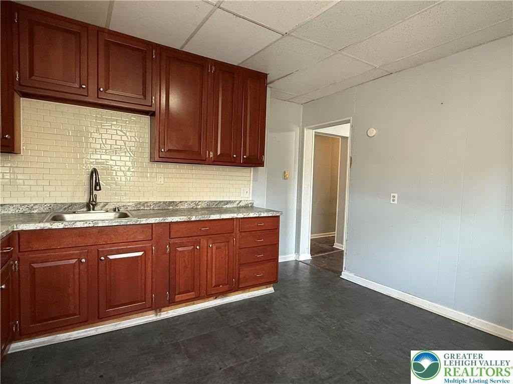 81 Hunter St Apt C #C - Photo 3 of 14