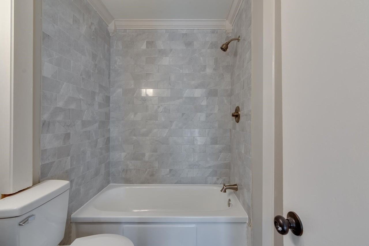 950 Parkhaven Ln - Photo 7 of 31