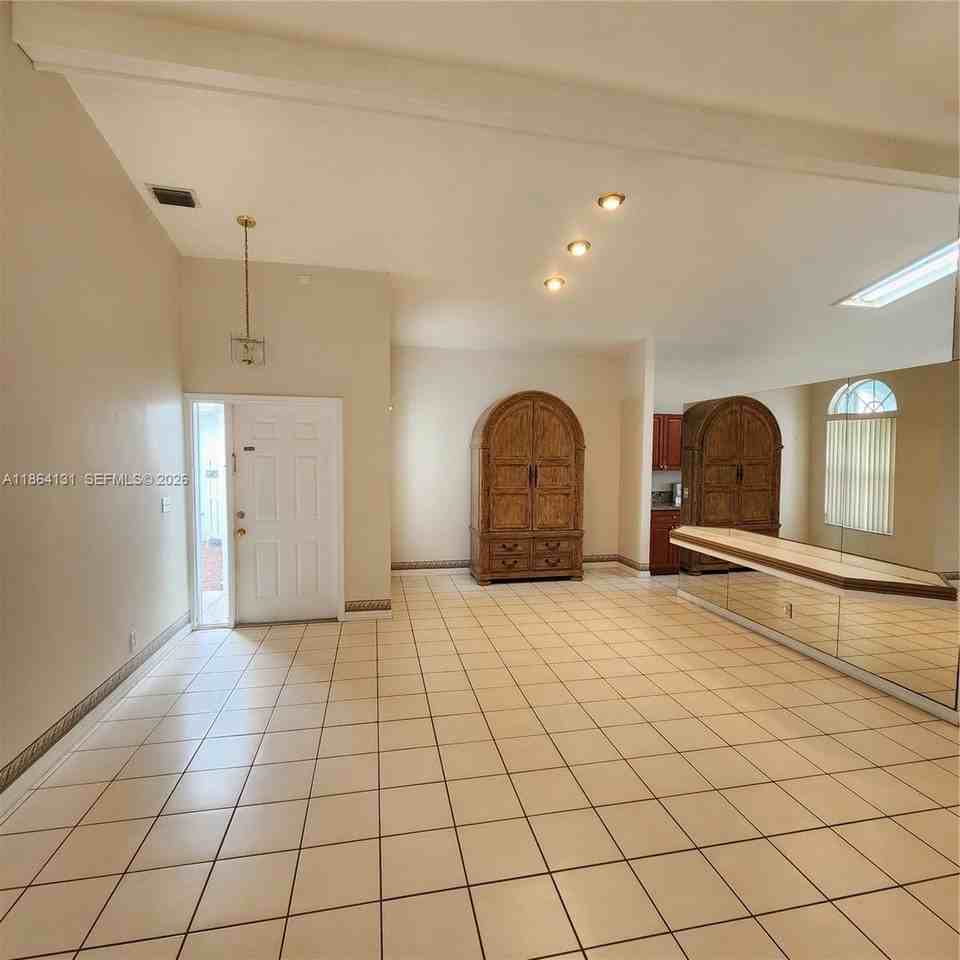 3406 Sw Coco Palm Dr - Photo 3 of 14