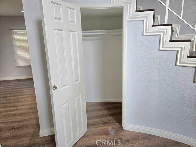 2173 Seaview Dr - Photo 2 of 8