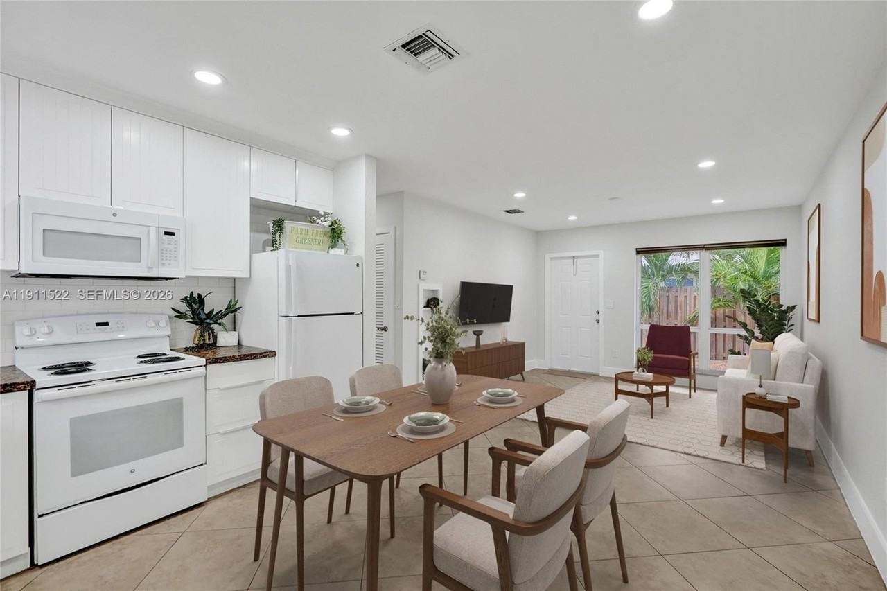 3033 Ne 20th Ter #2 - Photo 2 of 22