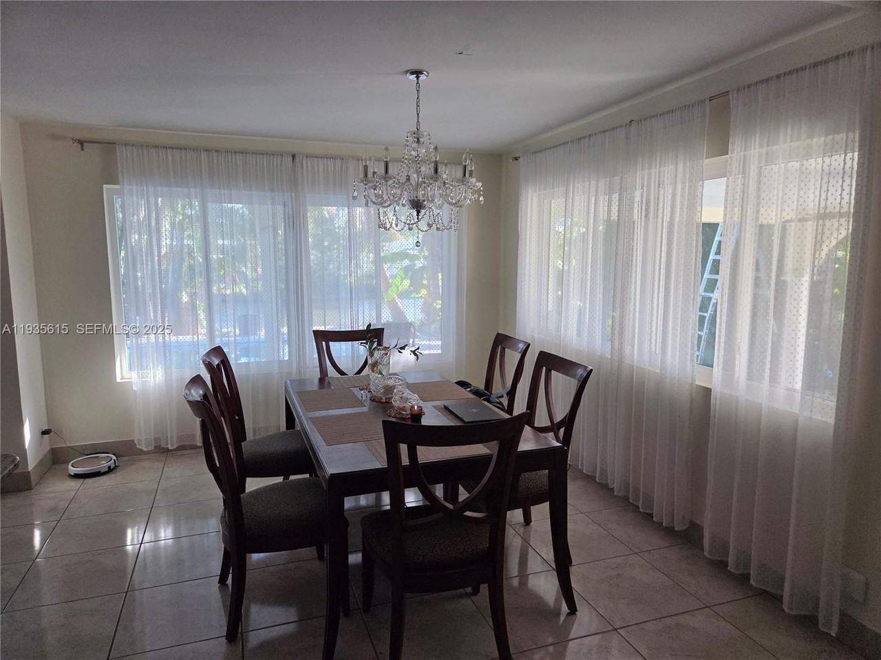 301 Sw 5th St - Photo 5 of 8