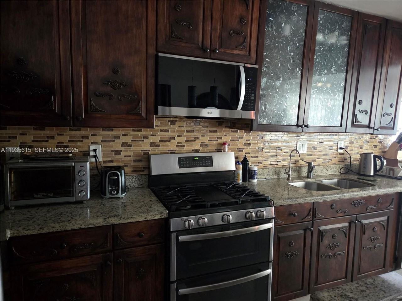 301 Sw 5th St - Photo 6 of 8