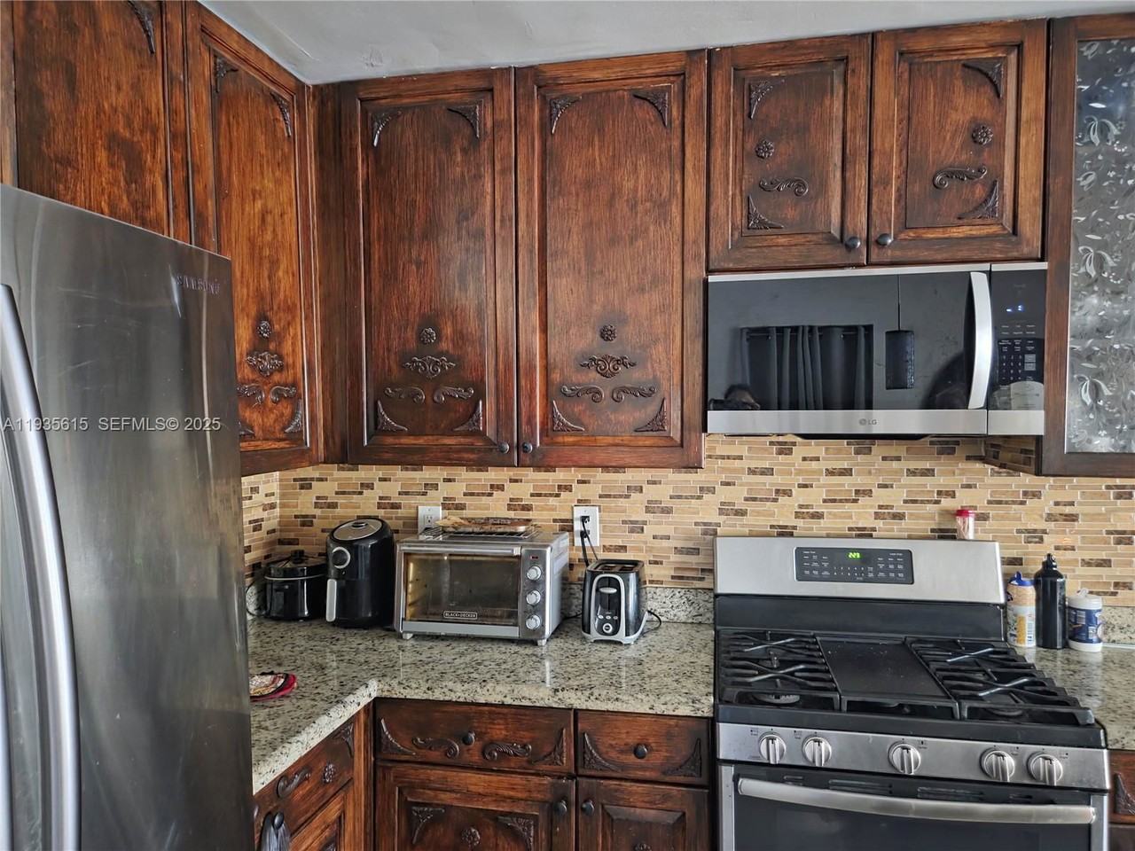 301 Sw 5th St - Photo 7 of 8