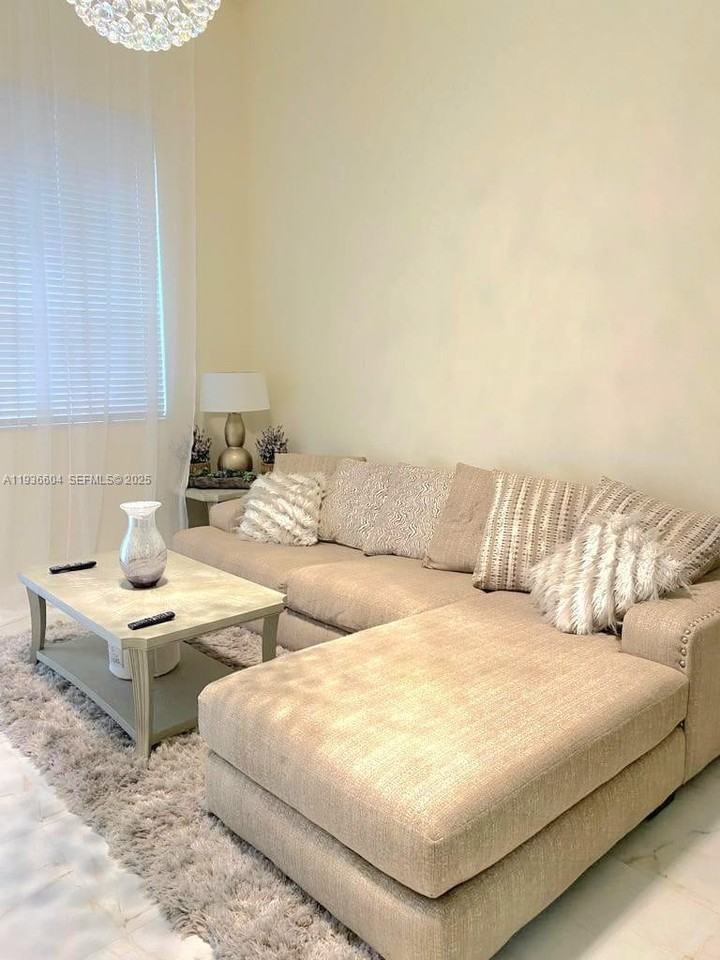 510 Nw 84th Ave #103 - Photo 2 of 8