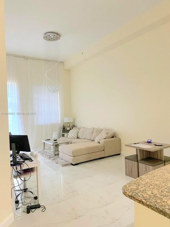 510 Nw 84th Ave #103 - Photo 3 of 8