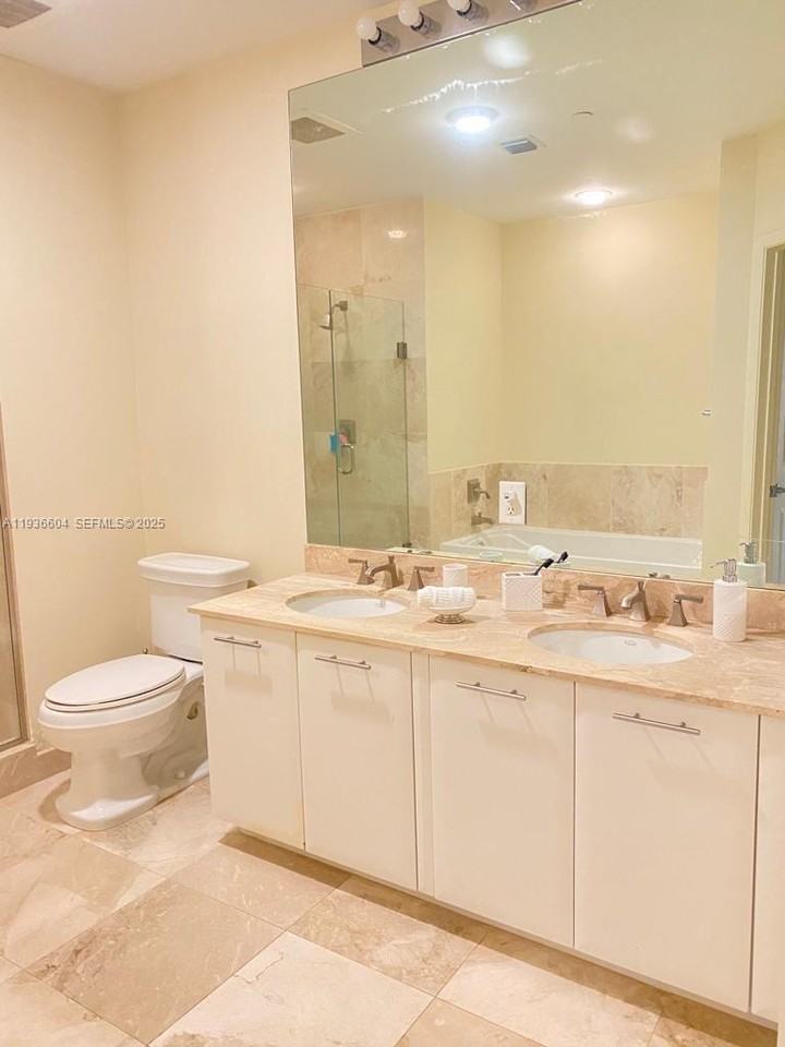 510 Nw 84th Ave #103 - Photo 5 of 8