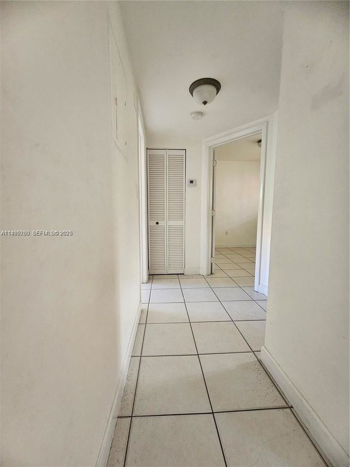 5460 W 21st Ct #310 - Photo 5 of 8