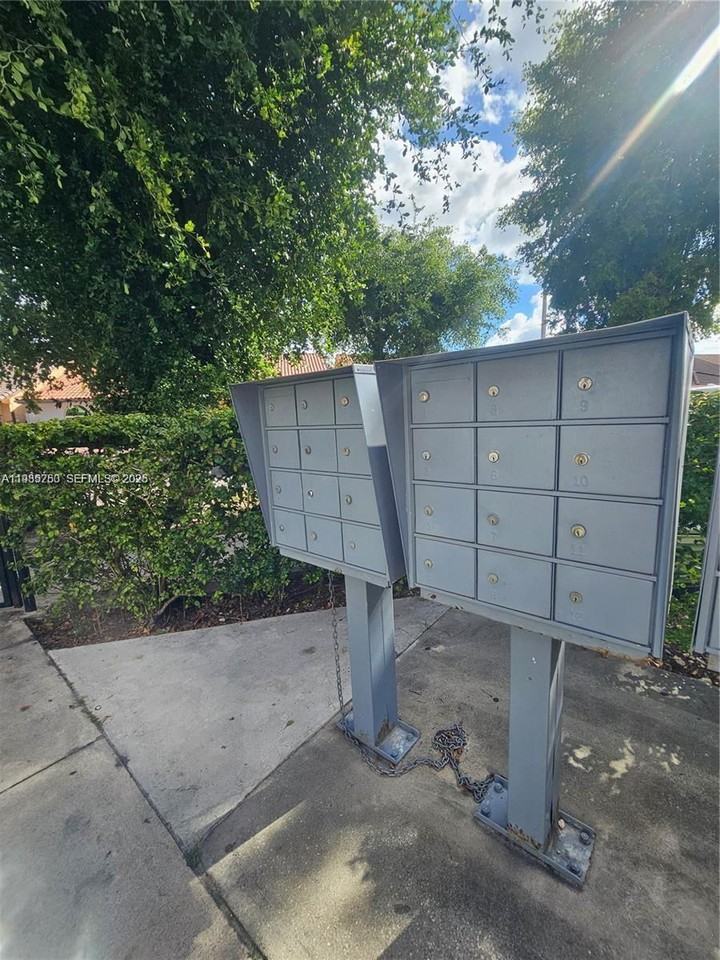 5460 W 21st Ct #310 - Photo 7 of 8