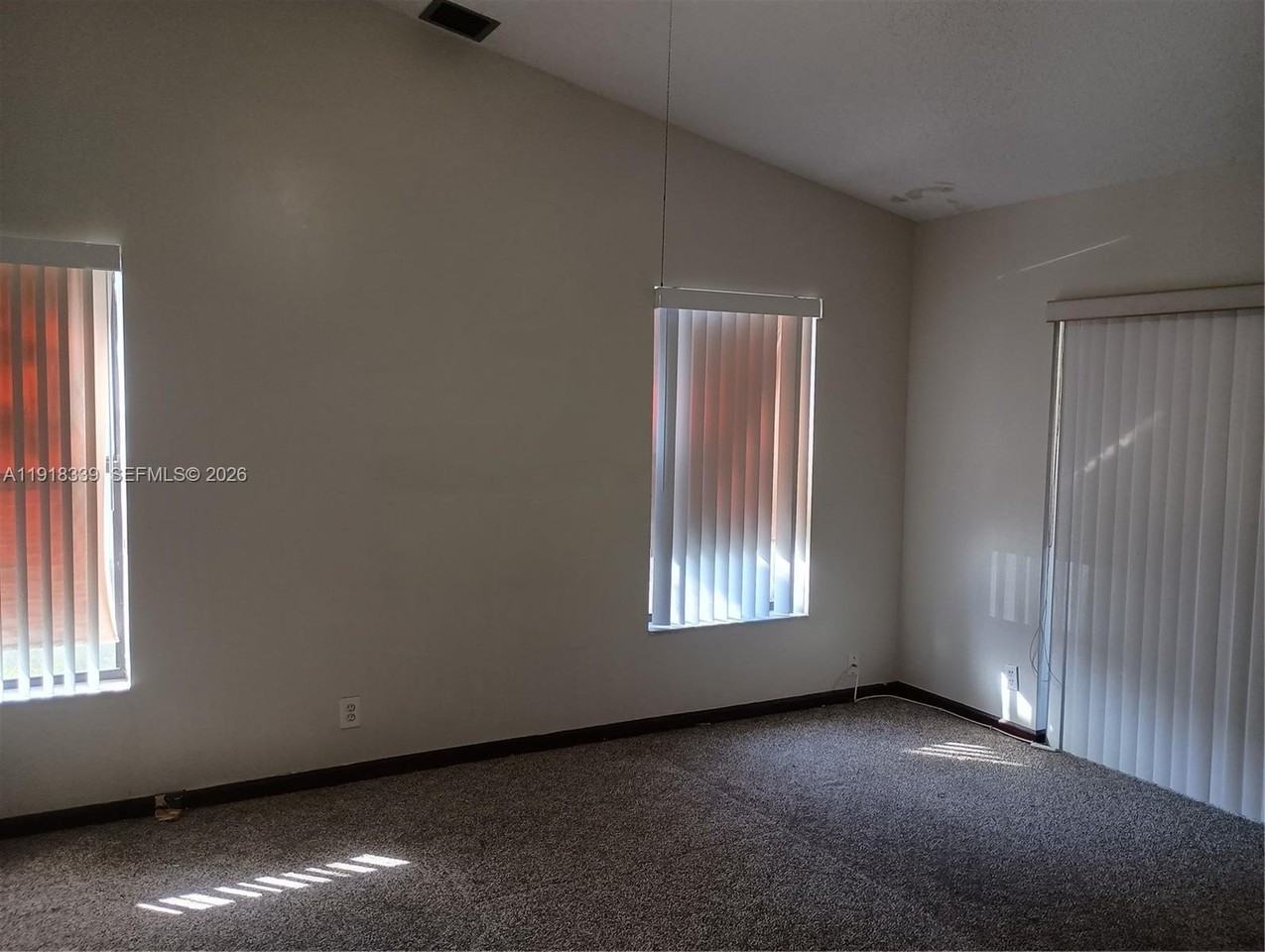 1125 Nw 78th Ave - Photo 3 of 18