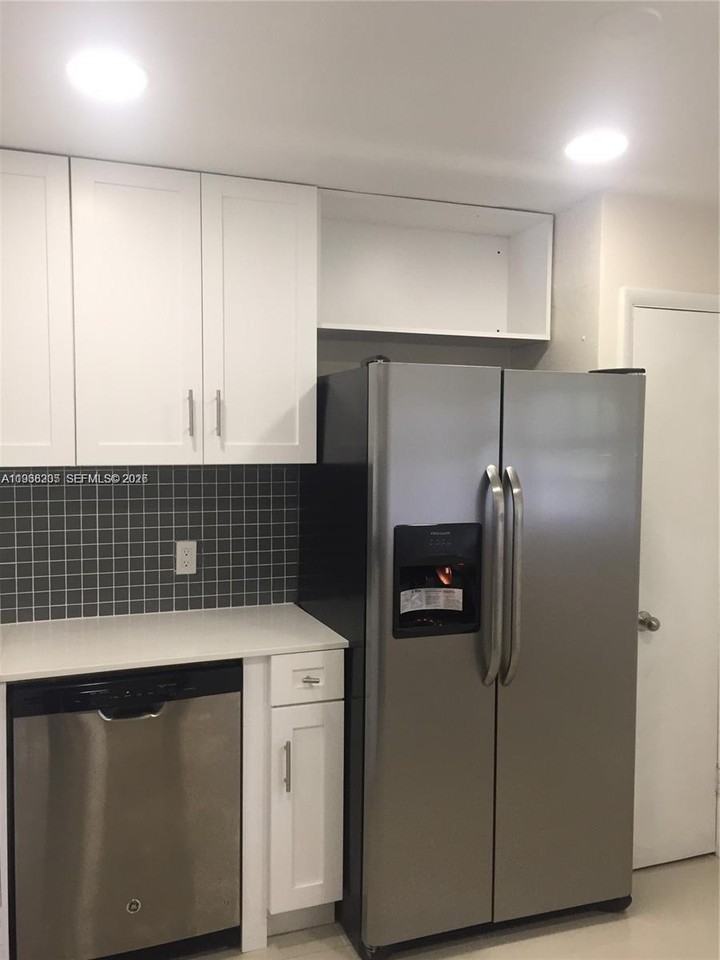 1550 Ne 191st St #309