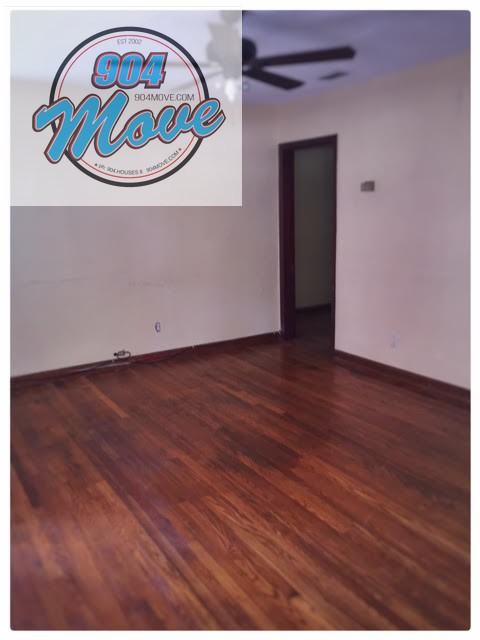 427 Springfield Court North #B - Photo 4 of 8