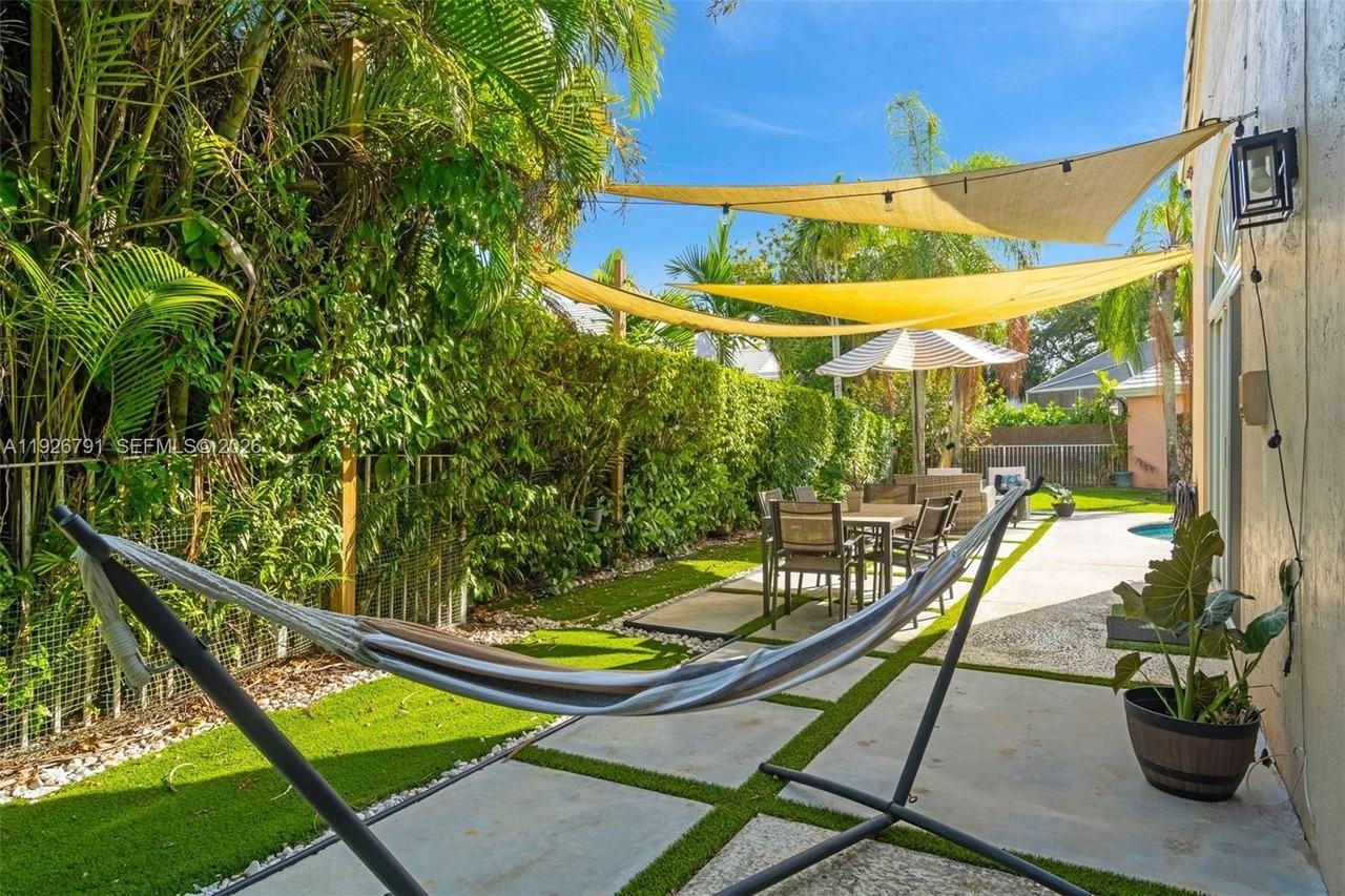 15241 Wilshire Ct - Photo 7 of 50