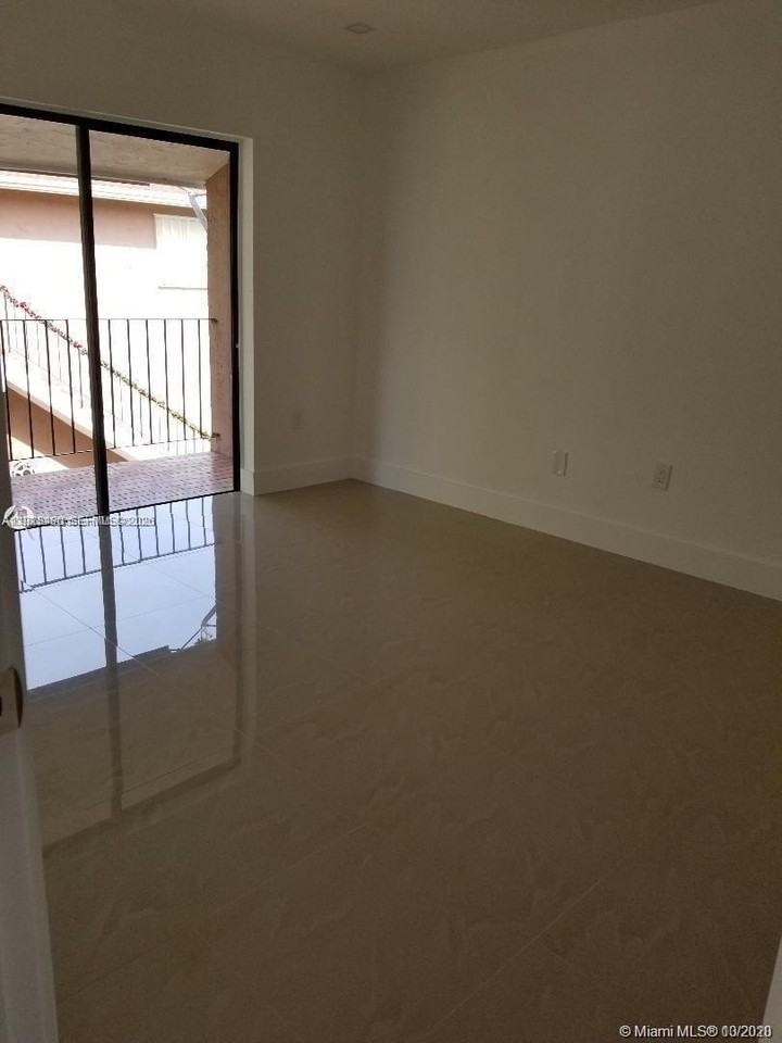 13231 Sw 17th Ln #21-8 - Photo 4 of 20