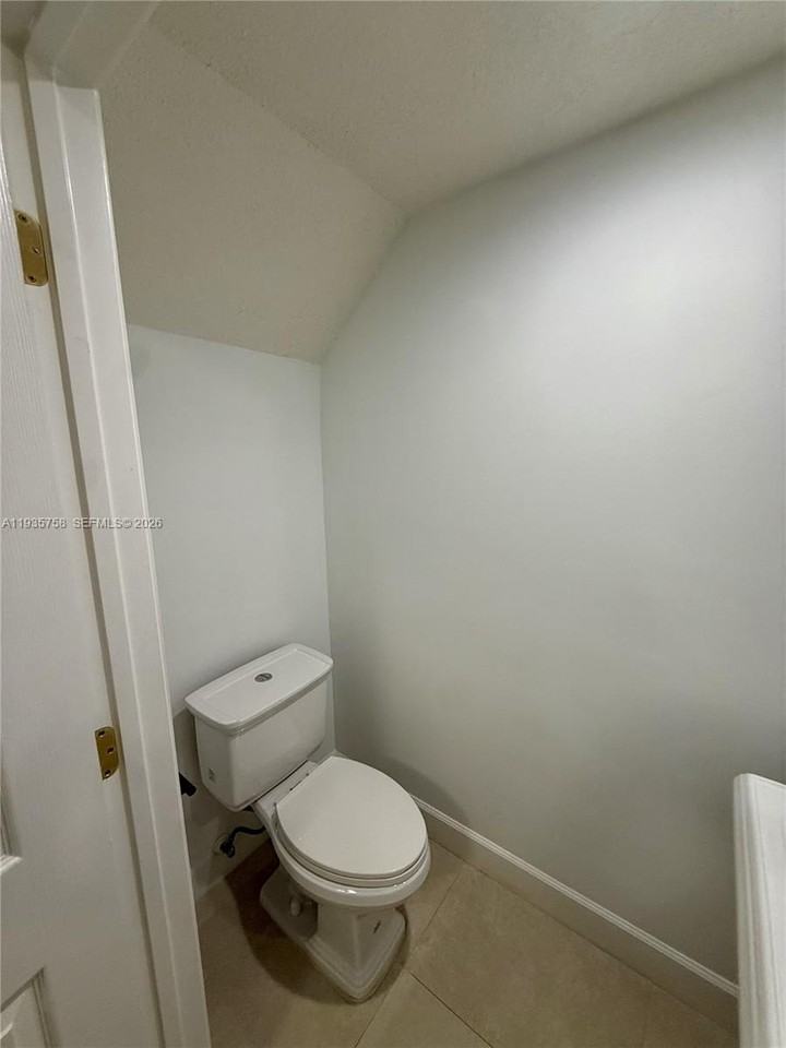 177 Sw 96th Ave - Photo 6 of 15