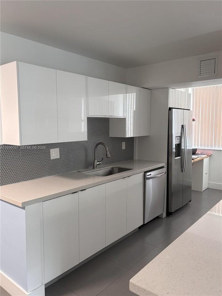 9501 Sw 1st Ct #9501 - Photo 6 of 30