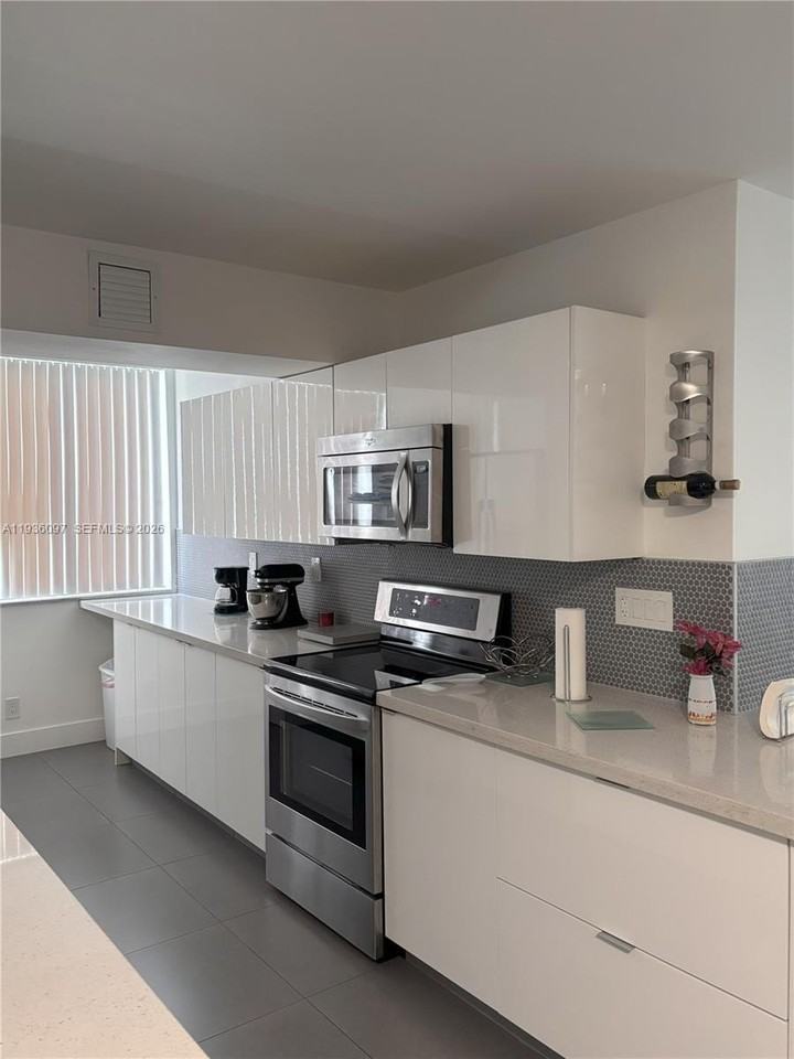 9501 Sw 1st Ct #9501 - Photo 7 of 30