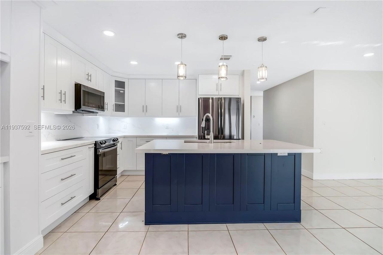 19144 Nw 13th St - Photo 6 of 29