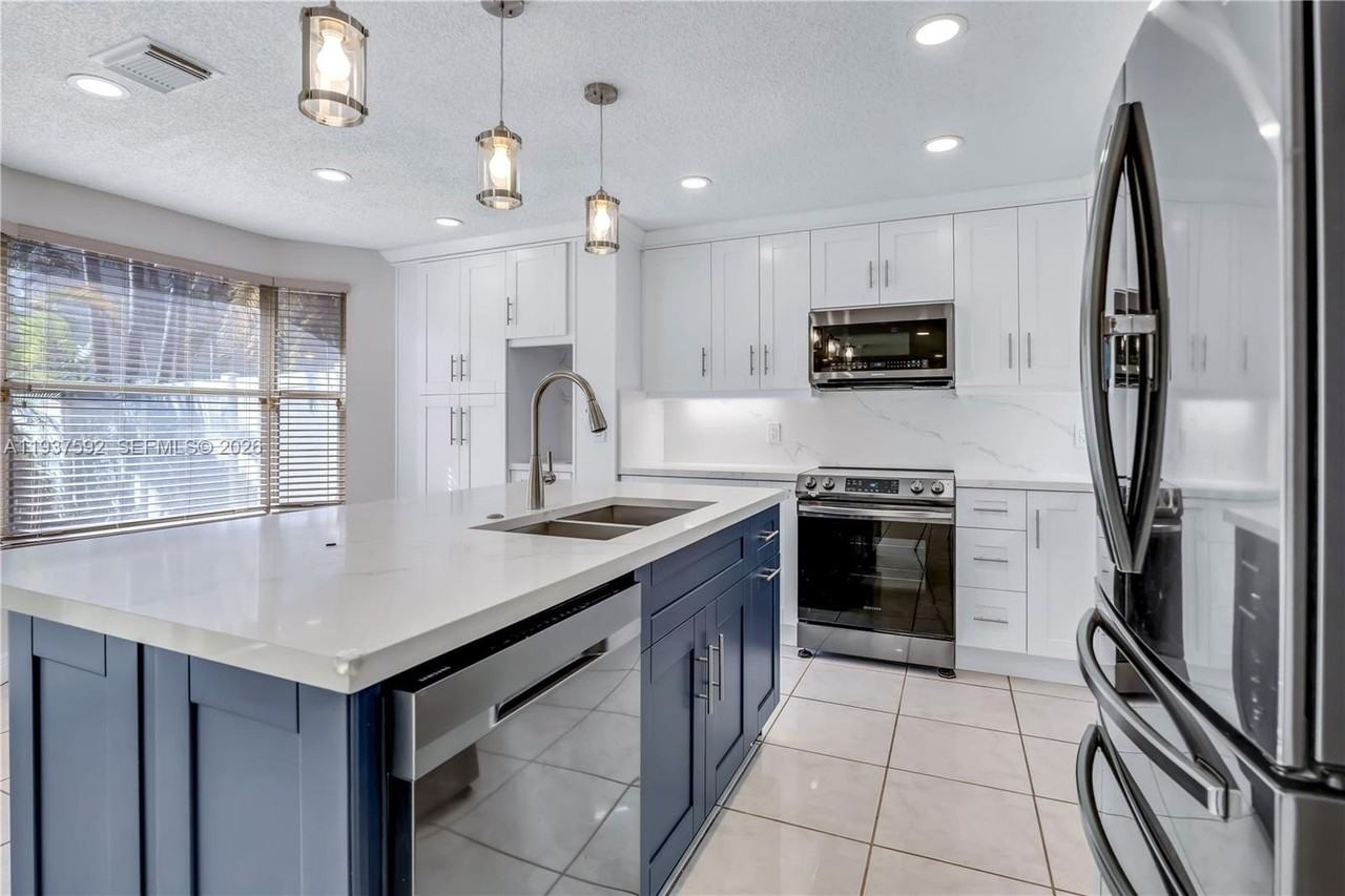 19144 Nw 13th St - Photo 7 of 29