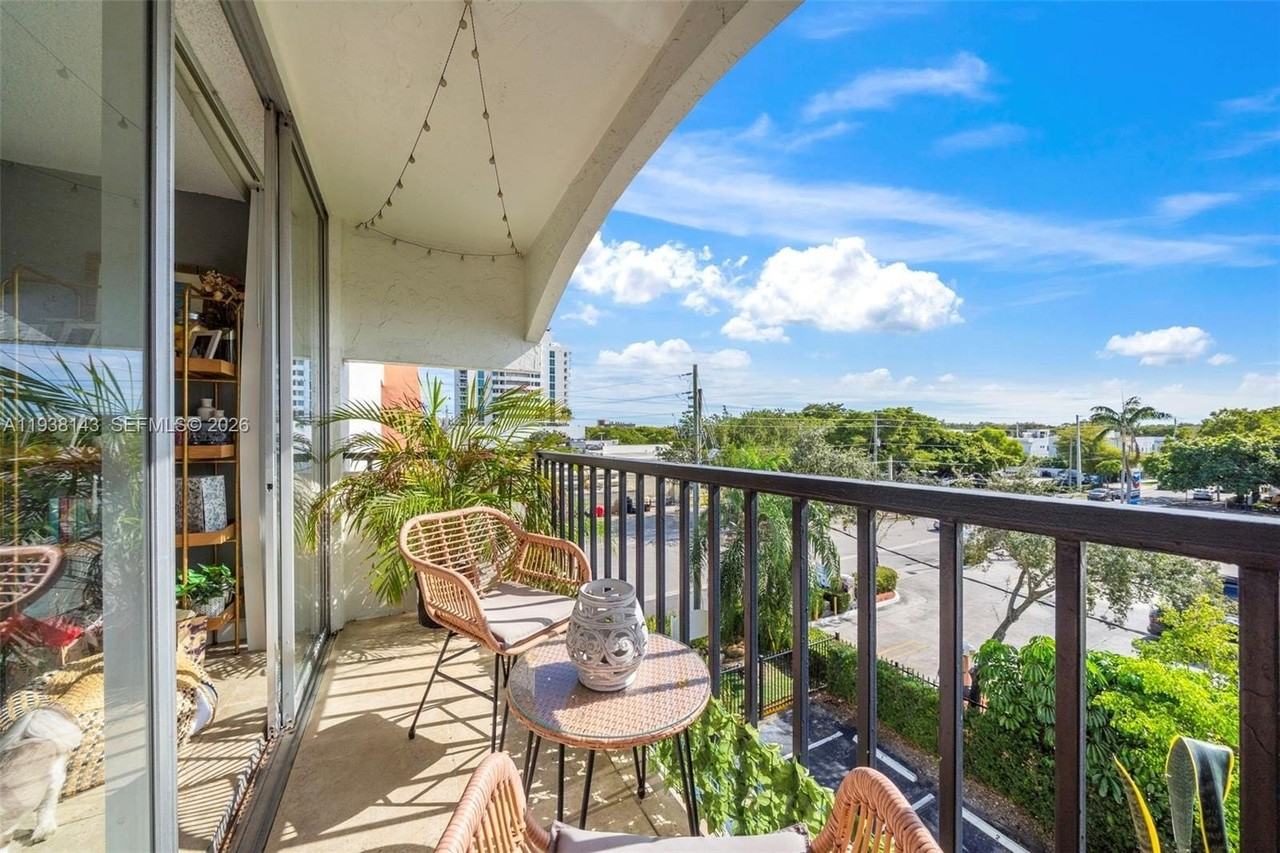 2150 Sw 16th Ave #402 - Photo 5 of 25