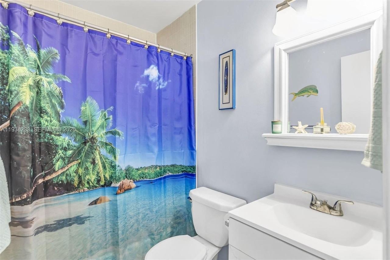 106 Channel Dr #B - Photo 4 of 33