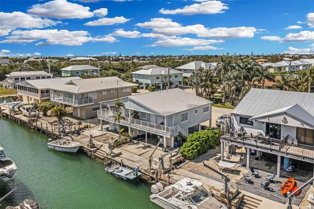 106 Channel Dr #B - Photo 5 of 33