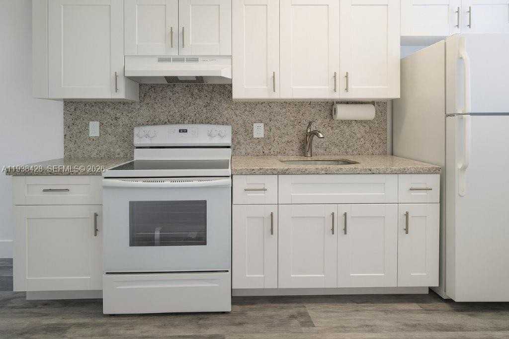 2265 Sw 15th St #REAR - Photo 7 of 16