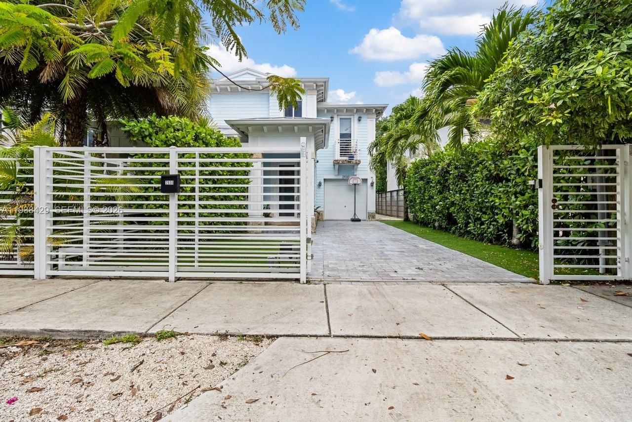 2930 Catalina St #1 - Photo 2 of 35