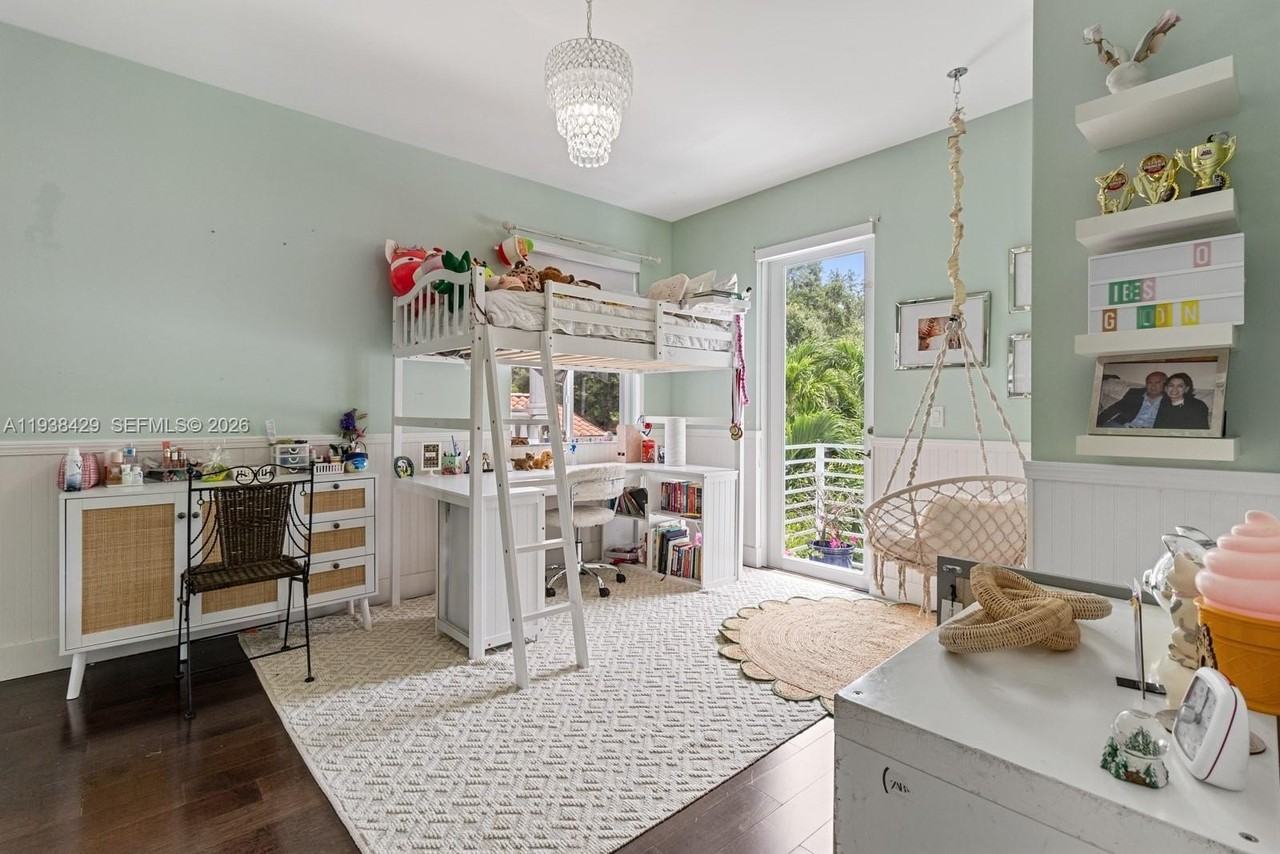 2930 Catalina St #1 - Photo 6 of 35