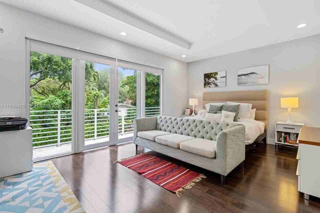 2930 Catalina St #1 - Photo 7 of 35