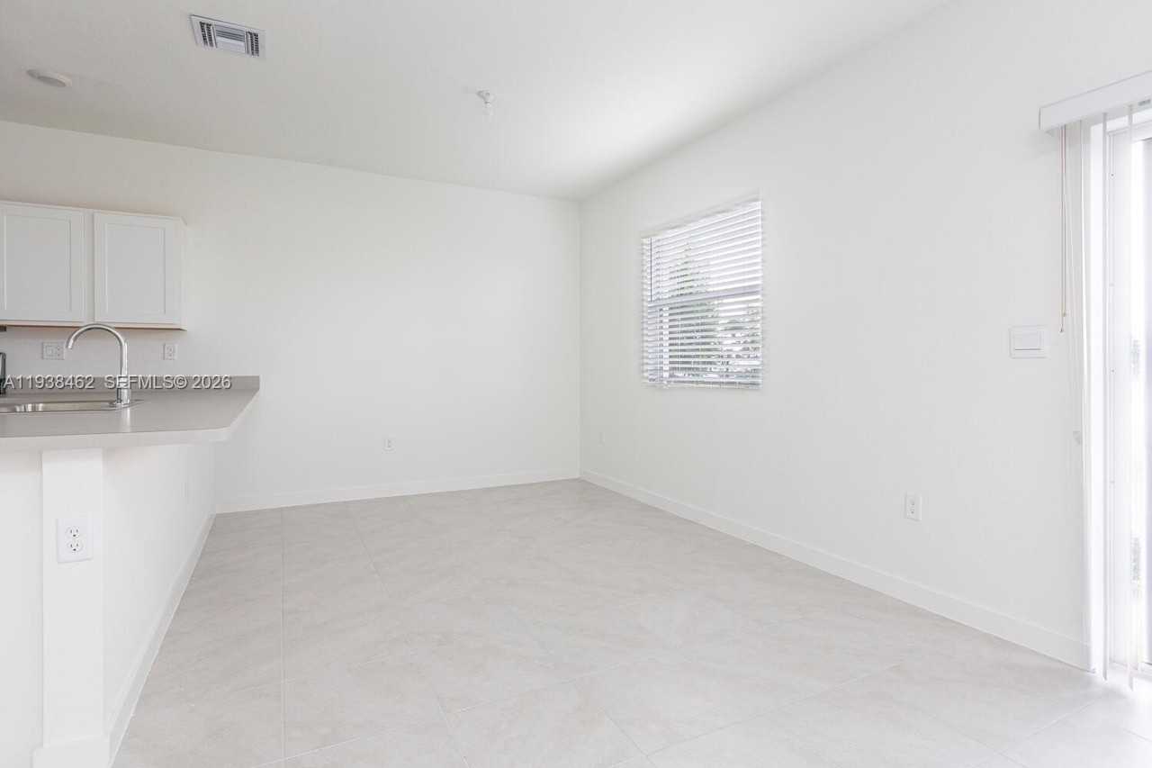 1780 Se 9th Ave - Photo 4 of 13