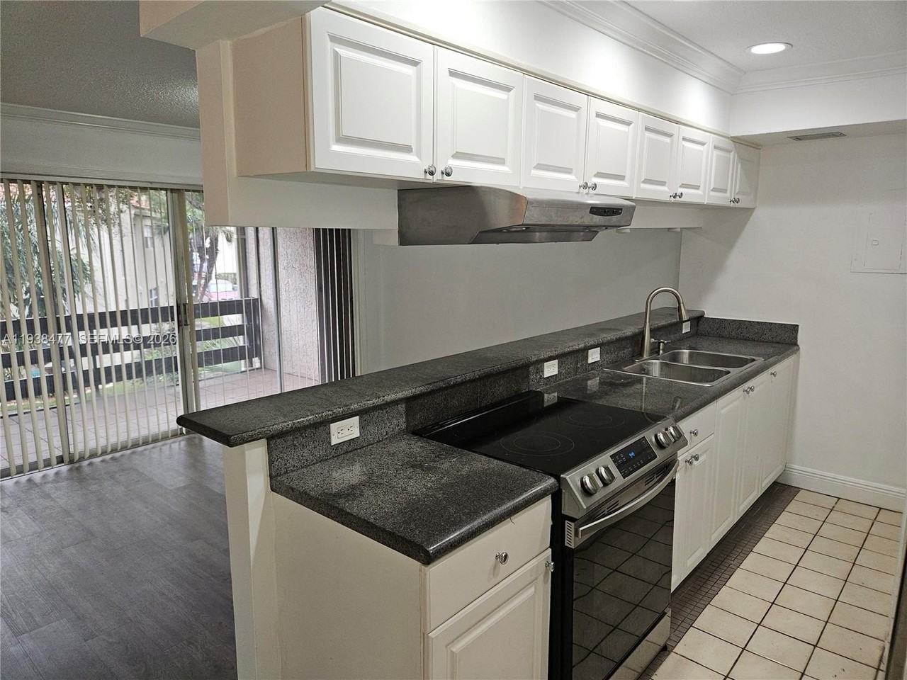 5320 Ne 6th Ave #D22 - Photo 3 of 24