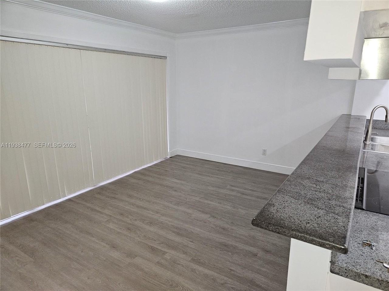 5320 Ne 6th Ave #D22 - Photo 7 of 24