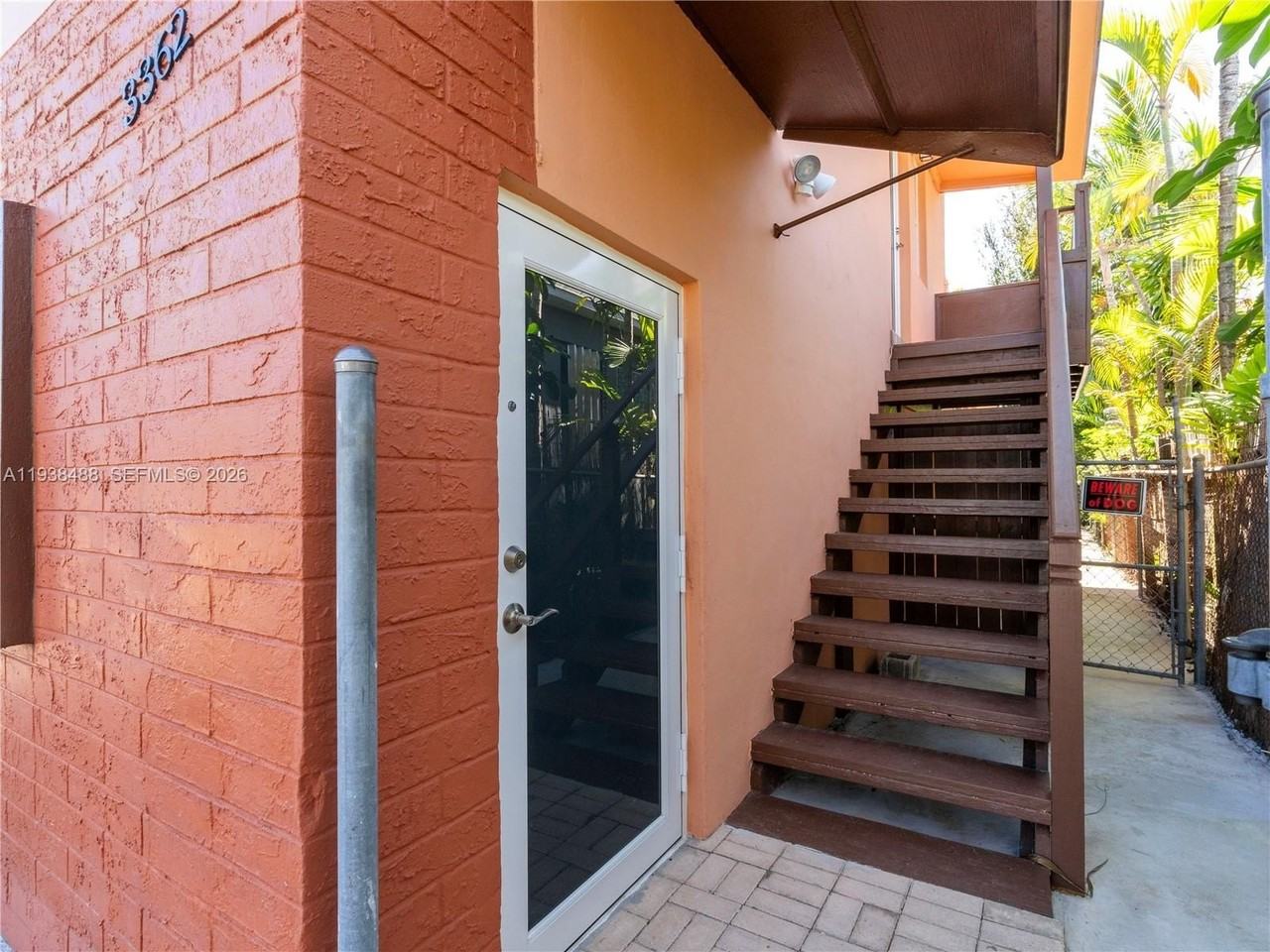 3360 Sw 6th St - Photo 4 of 17