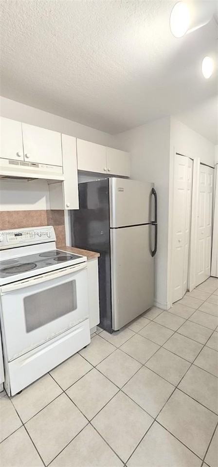 2921 Se 13th Ave #102-1 - Photo 4 of 14