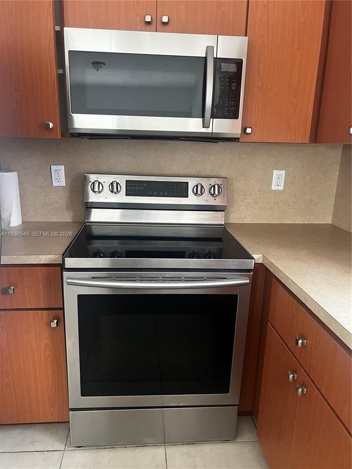 1304 Se 7th Ct #1304 - Photo 6 of 50