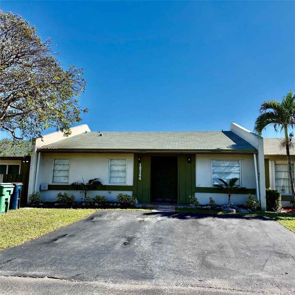 12144 Sw 110th Street Cir W - Photo 2 of 29