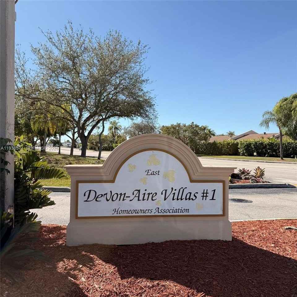 12144 Sw 110th Street Cir W - Photo 3 of 29