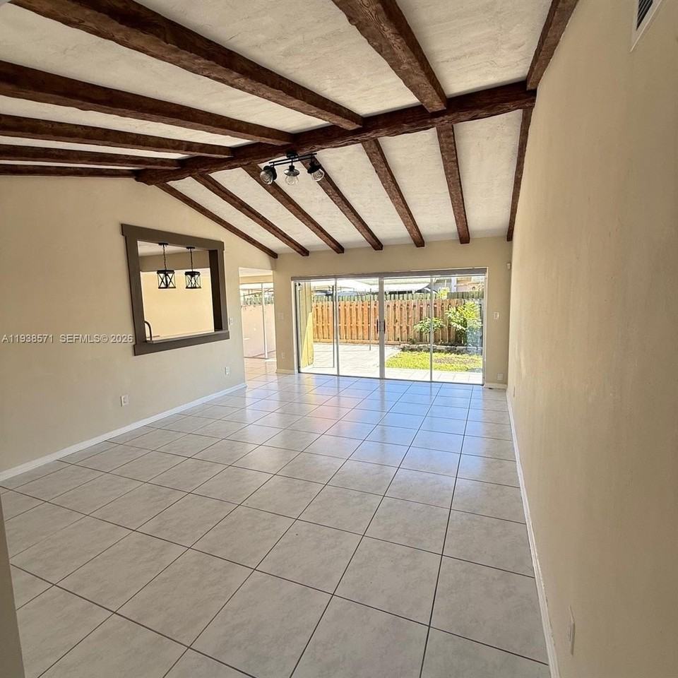 12144 Sw 110th Street Cir W - Photo 5 of 29