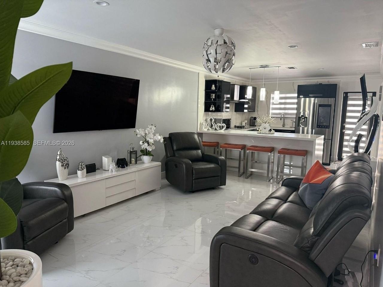 2837 W 75th St - Photo 2 of 22